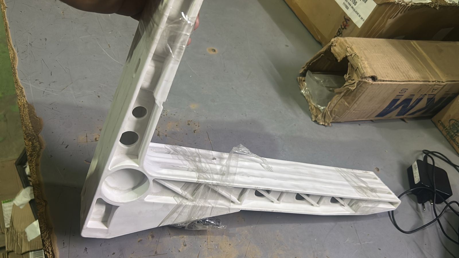 SUPORTE AR CONDICIONADO SPLIT PLASTICO 450 MM